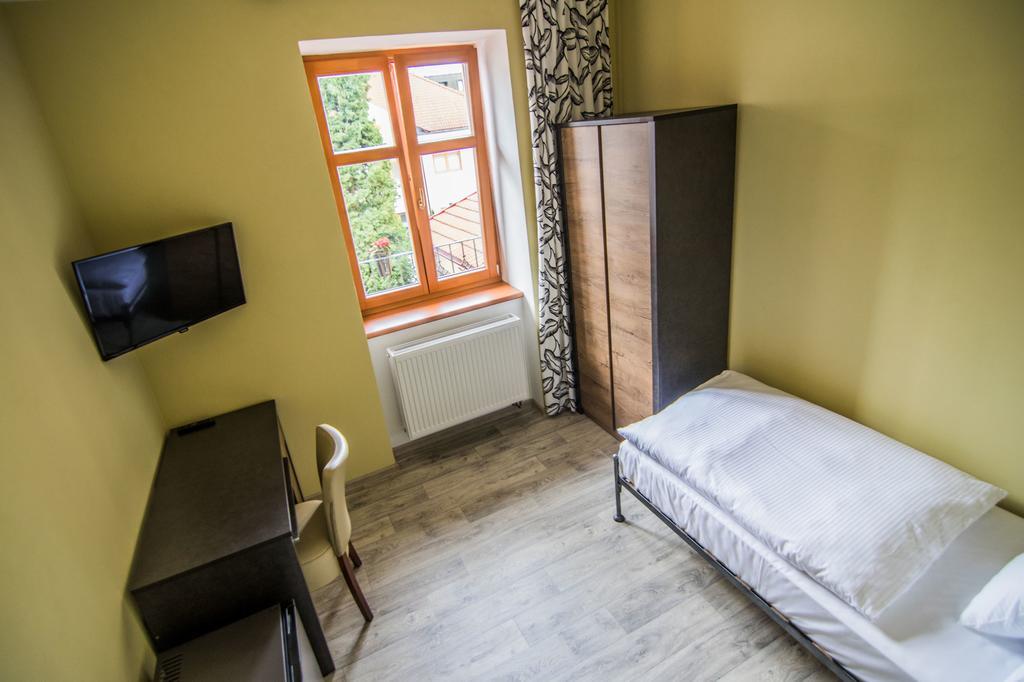 Pension Viktorin Poděbrady Buitenkant foto