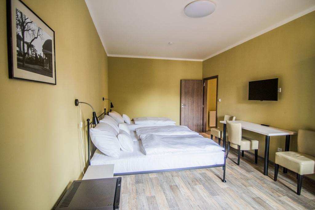 Pension Viktorin Poděbrady Buitenkant foto