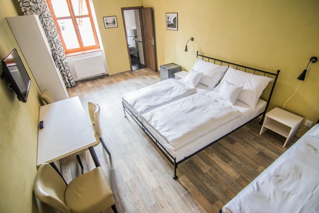 Pension Viktorin Poděbrady Buitenkant foto